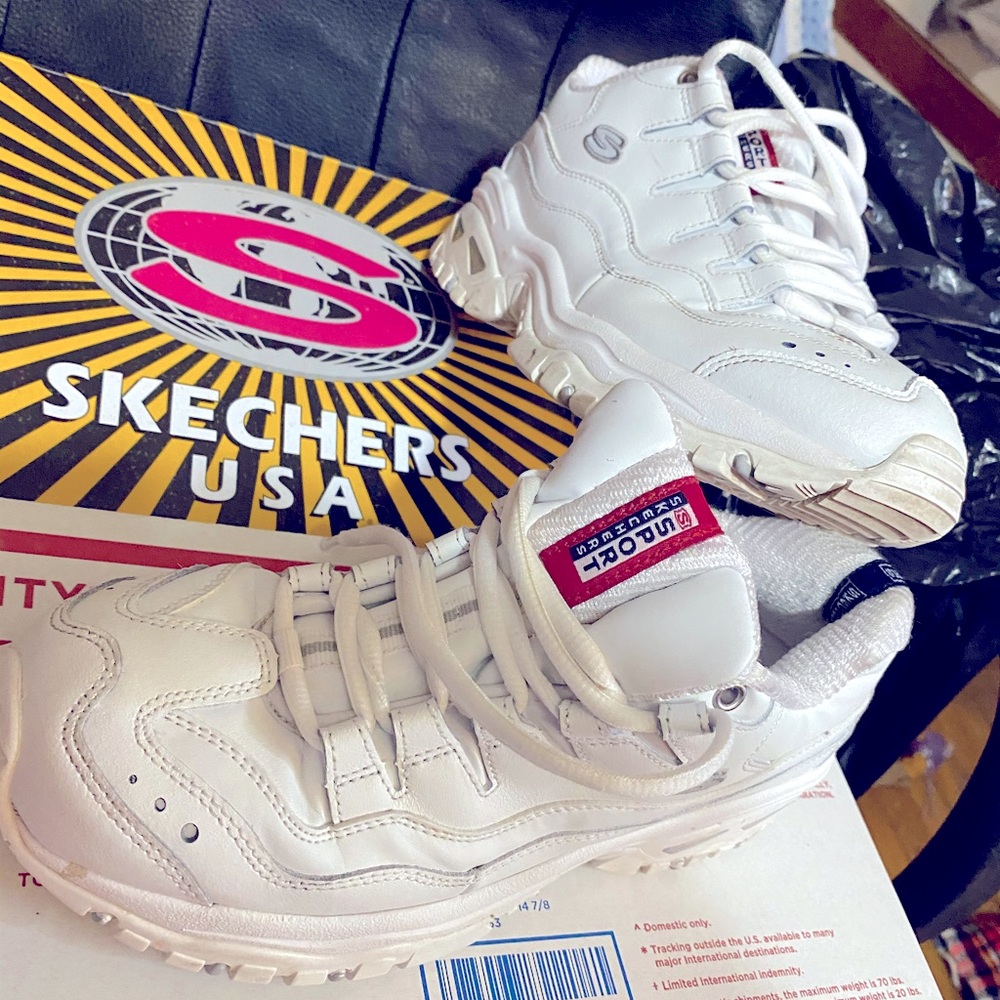 Woman’s Skechers USA Sport Size 8 White/Silver